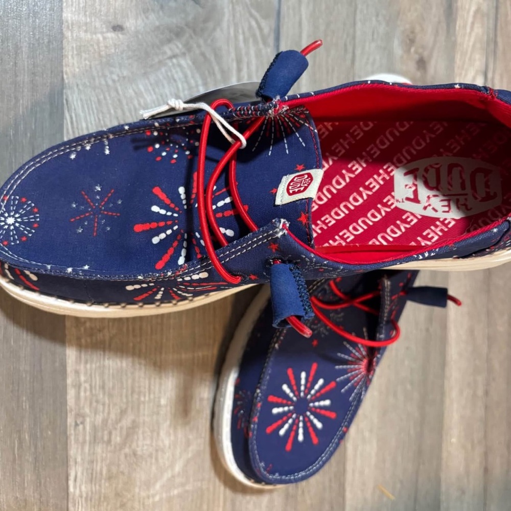 Hey Dude Women's wendy firework Navy with Red